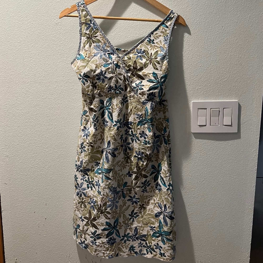 Cute vintage print and style dress-